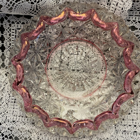 Vintage Williamsburg Ruby
Flashed cupped console Bowl - Picture 7 of 16